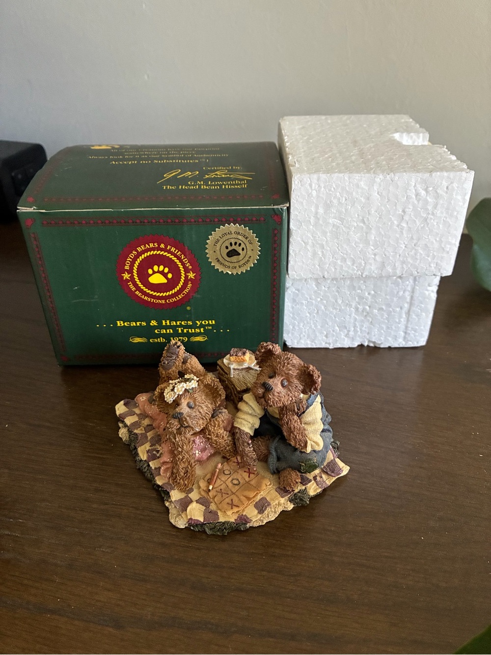 Boyds Bears & Friends Patti & John Berriweather #02002-41 Havin a Wonderful Time